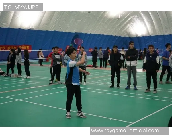 羽毛球逆袭之路：南京羽毛球队奋勇拼搏的真实故事与成长历程